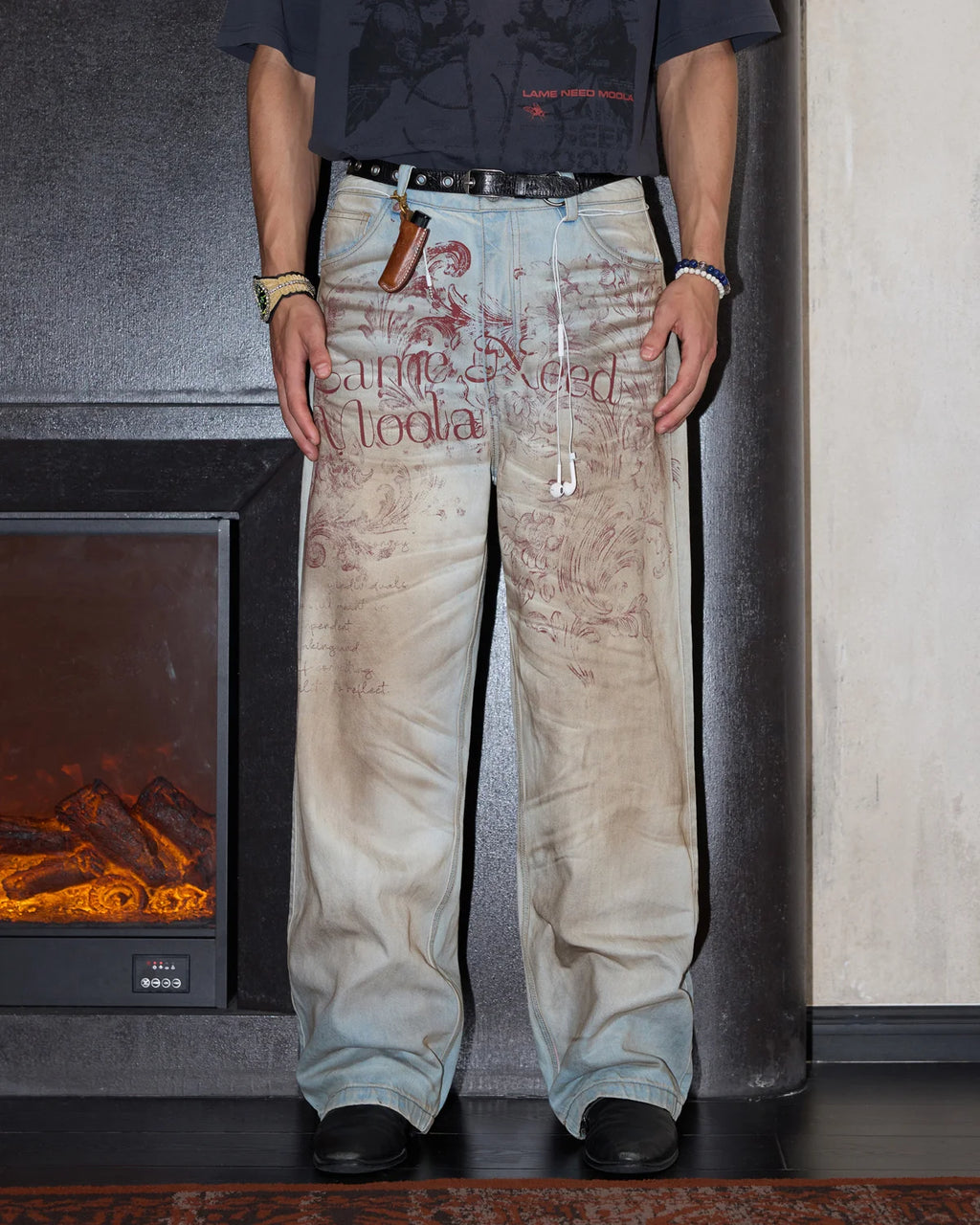 LNM Honeycomb Distressed Print Jeans