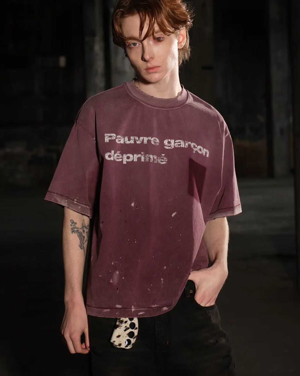 LNM “Pauvre garçon déprimé” Distressed Paint-Splatter Graphic T-Shirt Red